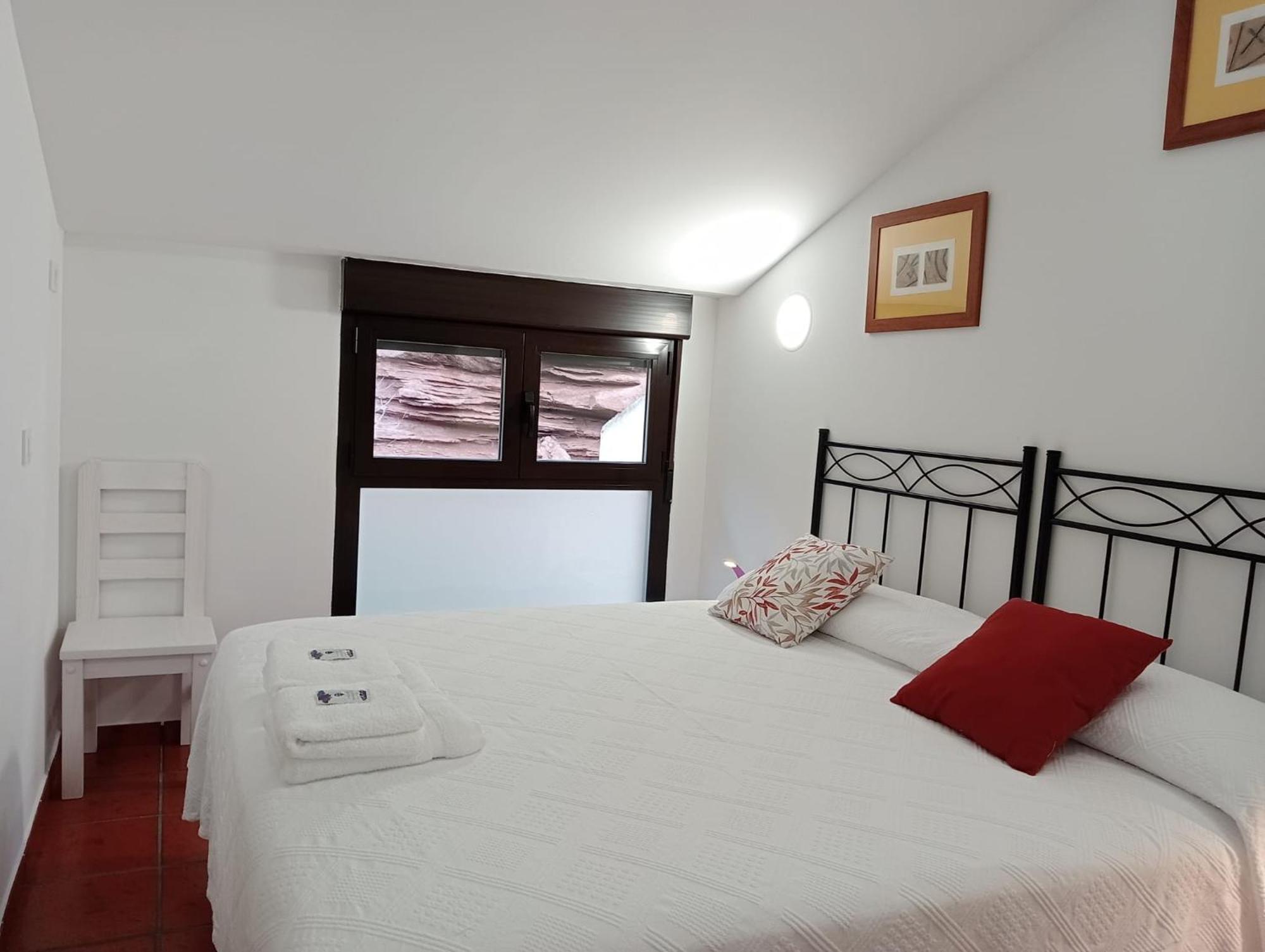 Apartamentos La Piedra En Pleno Centro Historico Con Dos Dormitorios Y Dos Banos Nájera Exterior photo