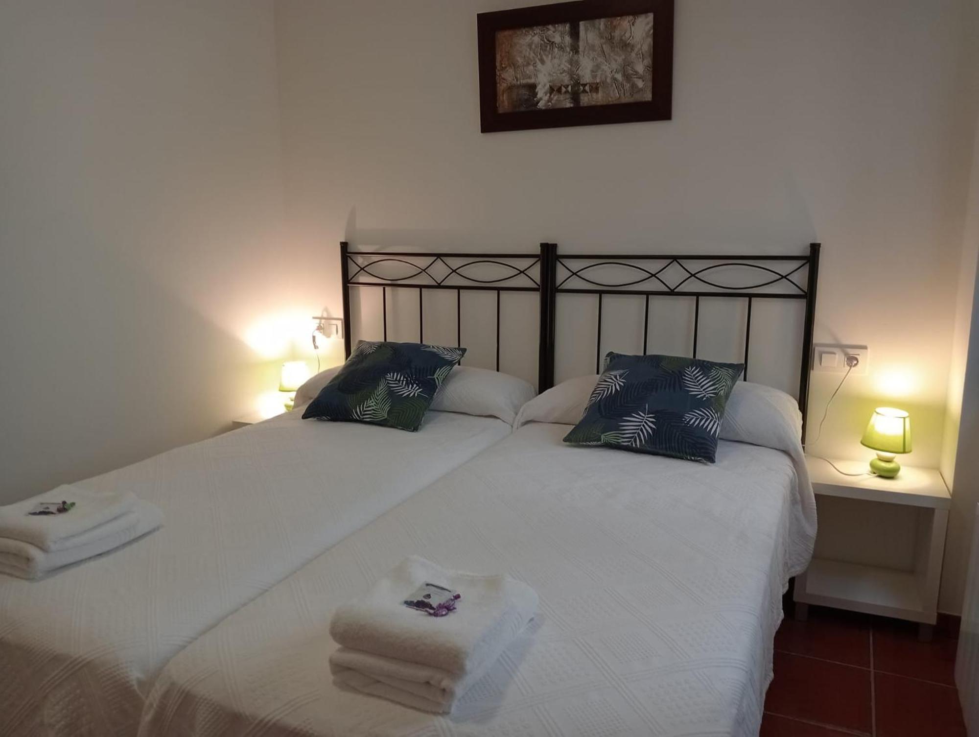 Apartamentos La Piedra En Pleno Centro Historico Con Dos Dormitorios Y Dos Banos Nájera Exterior photo