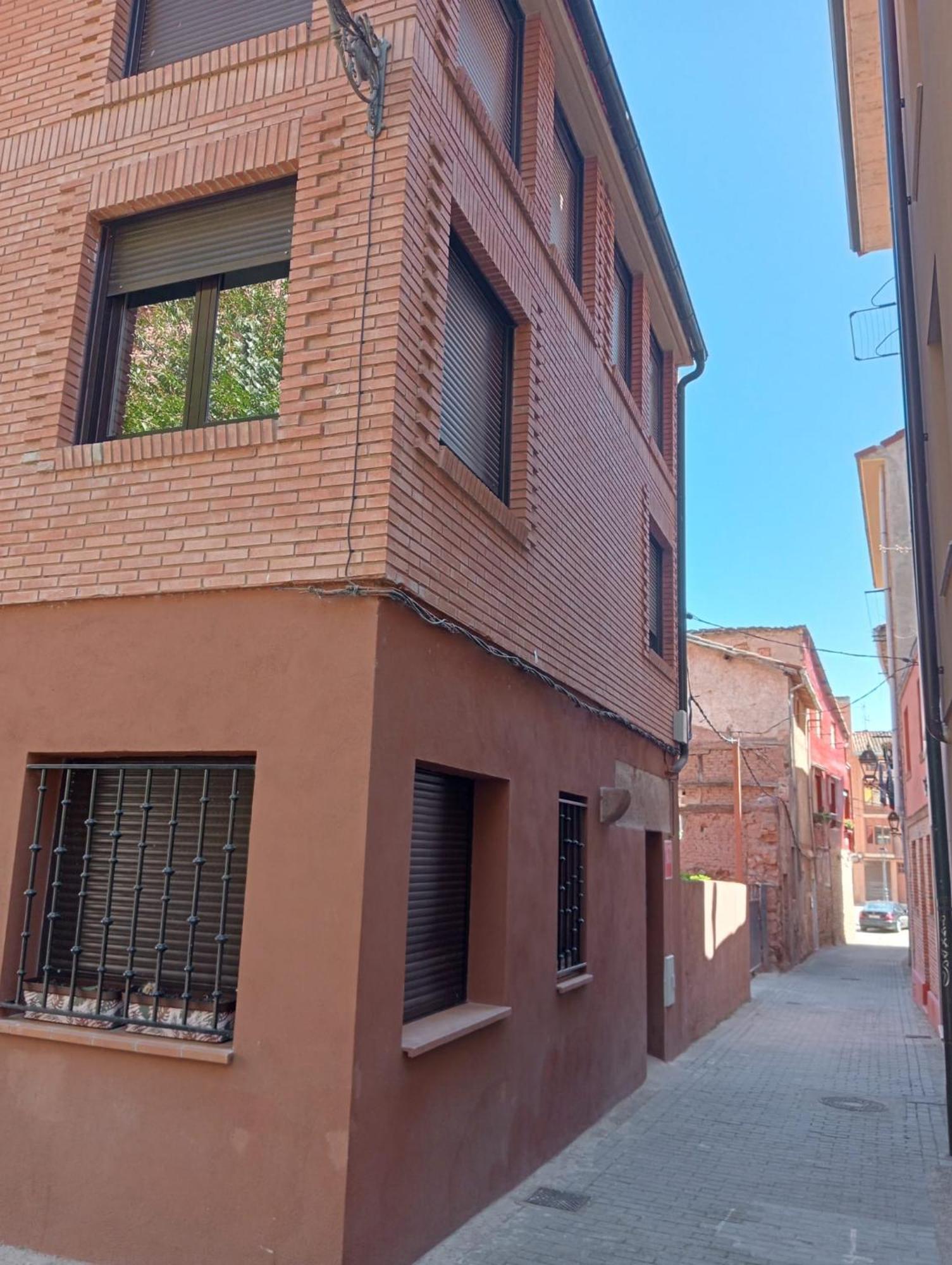 Apartamentos La Piedra En Pleno Centro Historico Con Dos Dormitorios Y Dos Banos Nájera Exterior photo