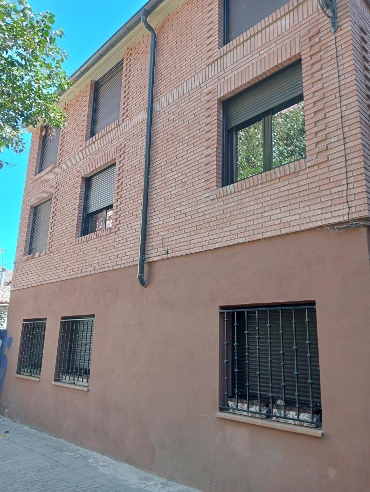 Apartamentos La Piedra En Pleno Centro Historico Con Dos Dormitorios Y Dos Banos Nájera Exterior photo